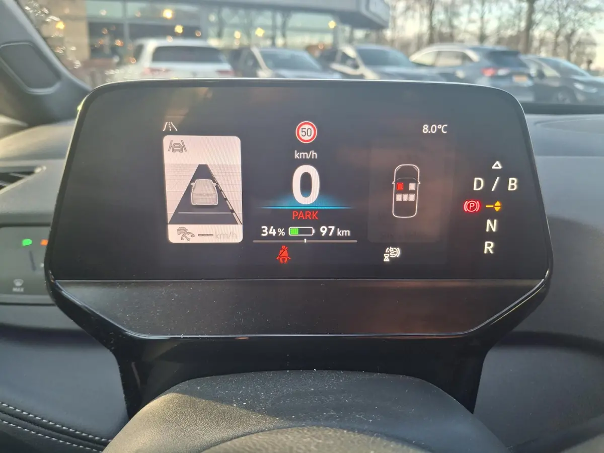 Pure Oranje Edition 52 kWh 170 PK | EM | Parkeersensoren | Apple Carplay | Android Auto | LED | Adaptive Cruise Control | Keyless Go | Climate Control |