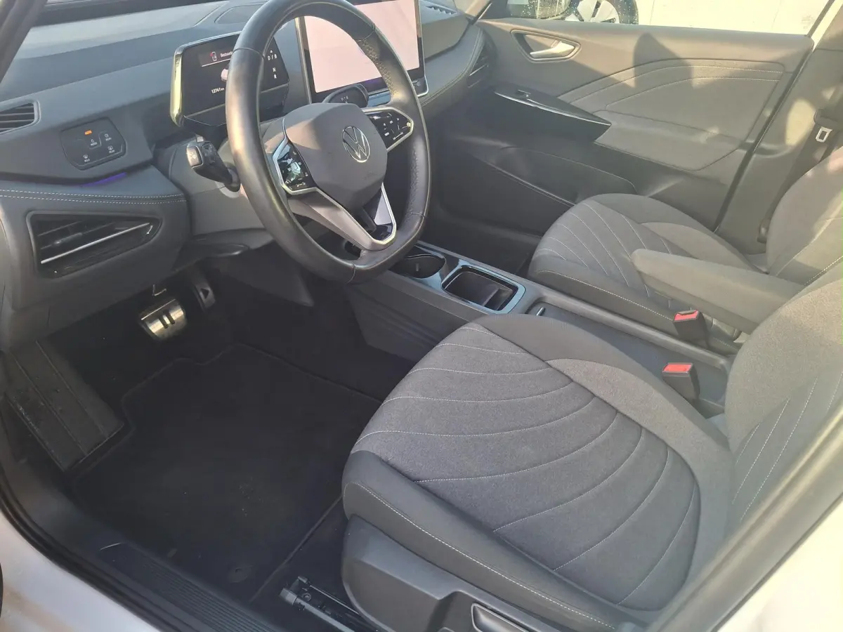 Pure Oranje Edition 52 kWh 170 PK | EM | Parkeersensoren | Apple Carplay | Android Auto | LED | Adaptive Cruise Control | Keyless Go | Climate Control |