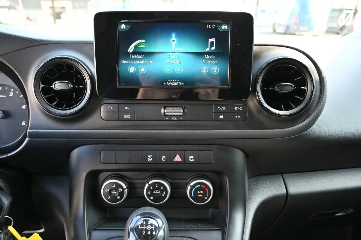 110 CDI L1 Pro MBUX met camera, Apple Carplay/Android Auto