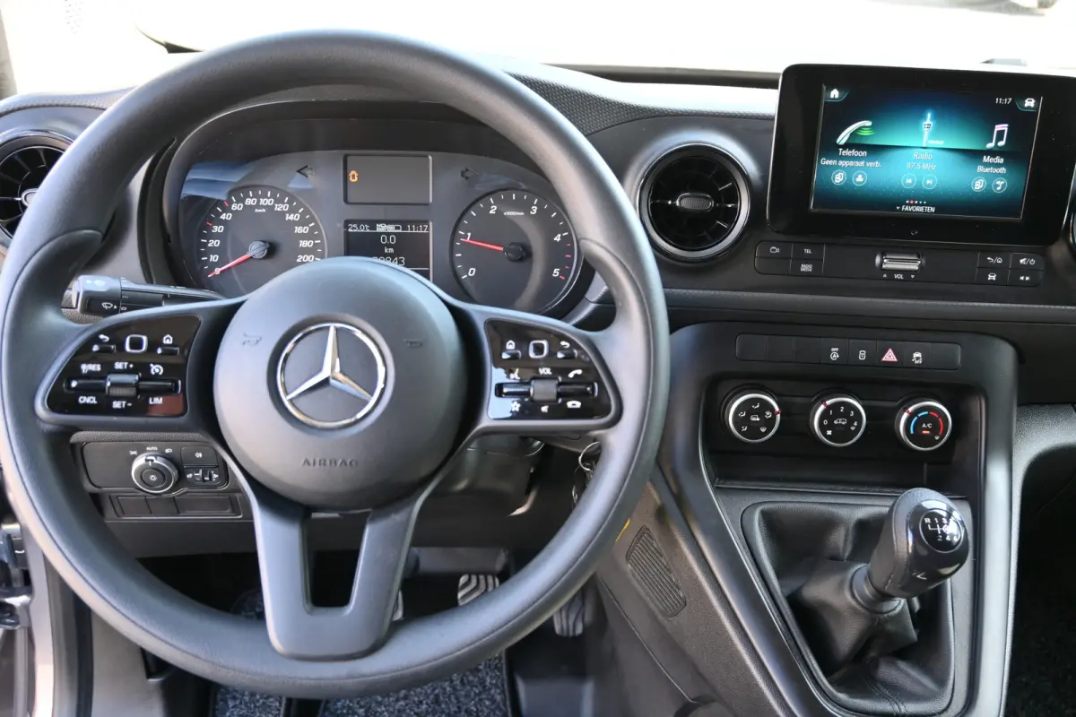 110 CDI L1 Pro MBUX met camera, Apple Carplay/Android Auto