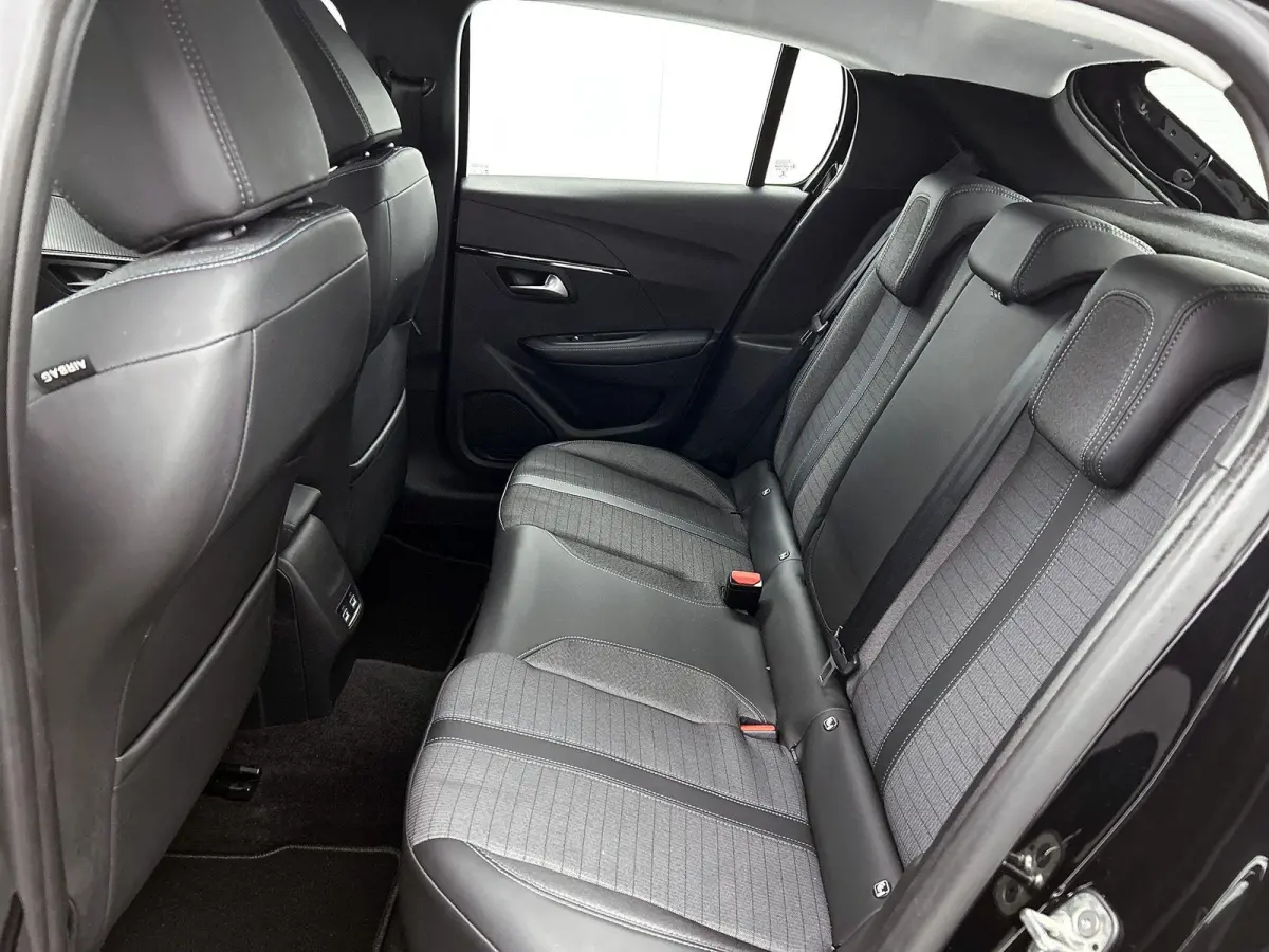 1.2 Allure 100pk Automaat | Trekhaak | Navigatie | Camera | 16"LMV | LED | Apple Carplay/Android Auto |
