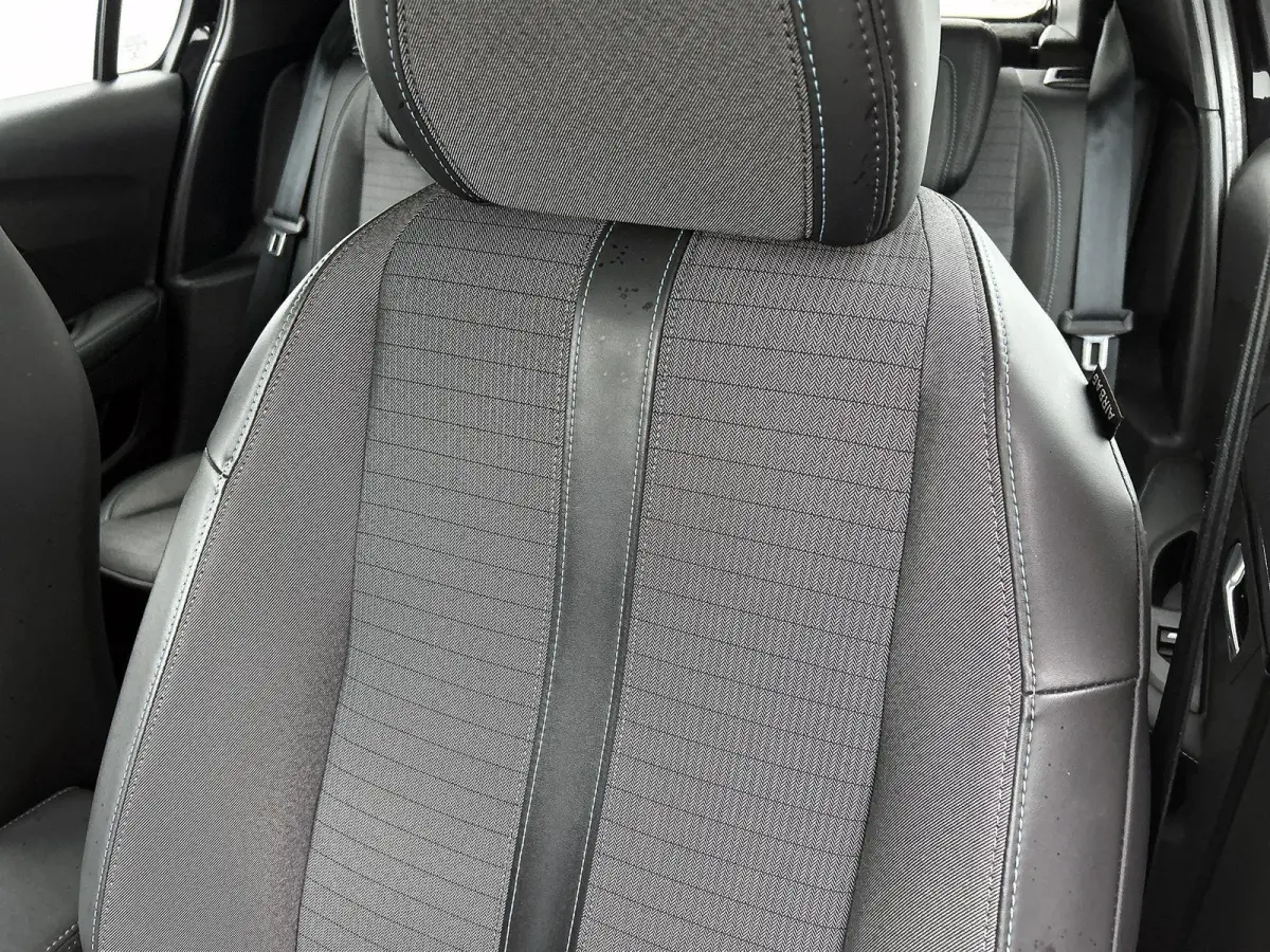 1.2 Allure 100pk Automaat | Trekhaak | Navigatie | Camera | 16"LMV | LED | Apple Carplay/Android Auto |