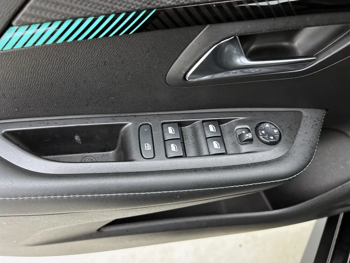 1.2 Allure 100pk Automaat | Trekhaak | Navigatie | Camera | 16"LMV | LED | Apple Carplay/Android Auto |