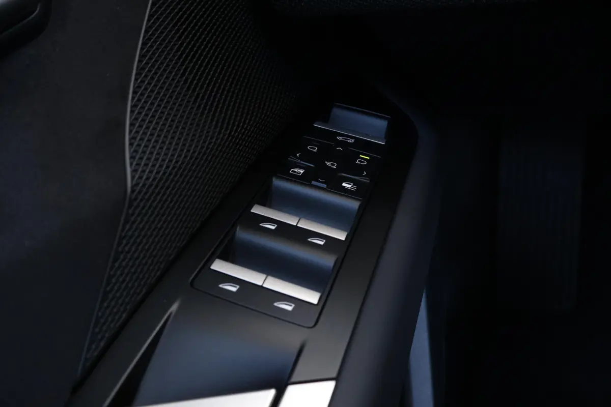 50 xDrive 113 kWh | SoH 100% | Sport Pakket Pro | Innovation Pack | Trekhaak | Pano Dak | Harman Kardon | M-Sportstoelen Voor | Driving Assistant Plus | Stuurwiel verwarming |