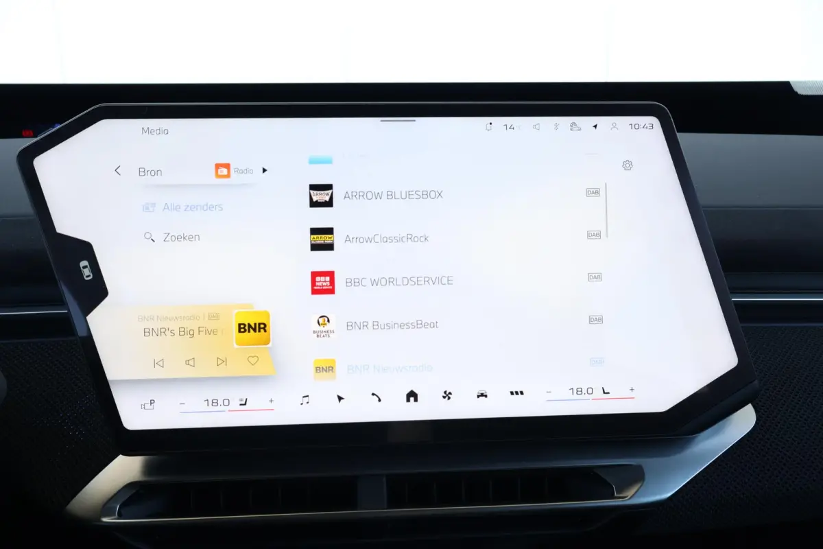 50 xDrive 113 kWh | SoH 100% | Sport Pakket Pro | Innovation Pack | Trekhaak | Pano Dak | Harman Kardon | M-Sportstoelen Voor | Driving Assistant Plus | Stuurwiel verwarming |