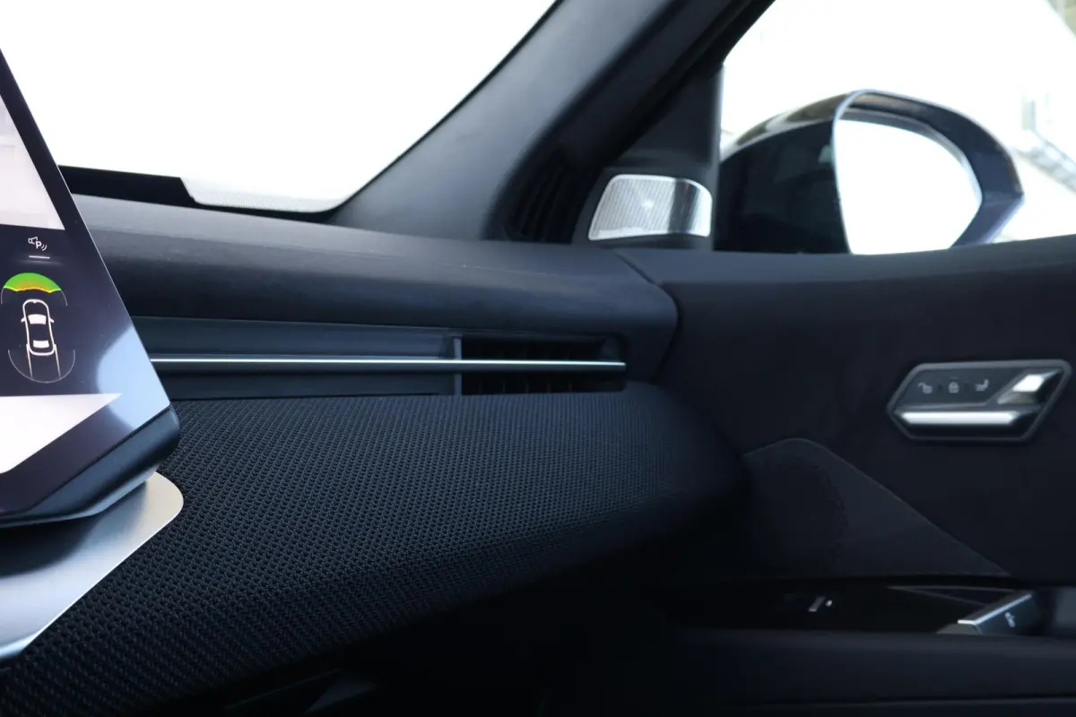 50 xDrive 113 kWh | SoH 100% | Sport Pakket Pro | Innovation Pack | Trekhaak | Pano Dak | Harman Kardon | M-Sportstoelen Voor | Driving Assistant Plus | Stuurwiel verwarming |