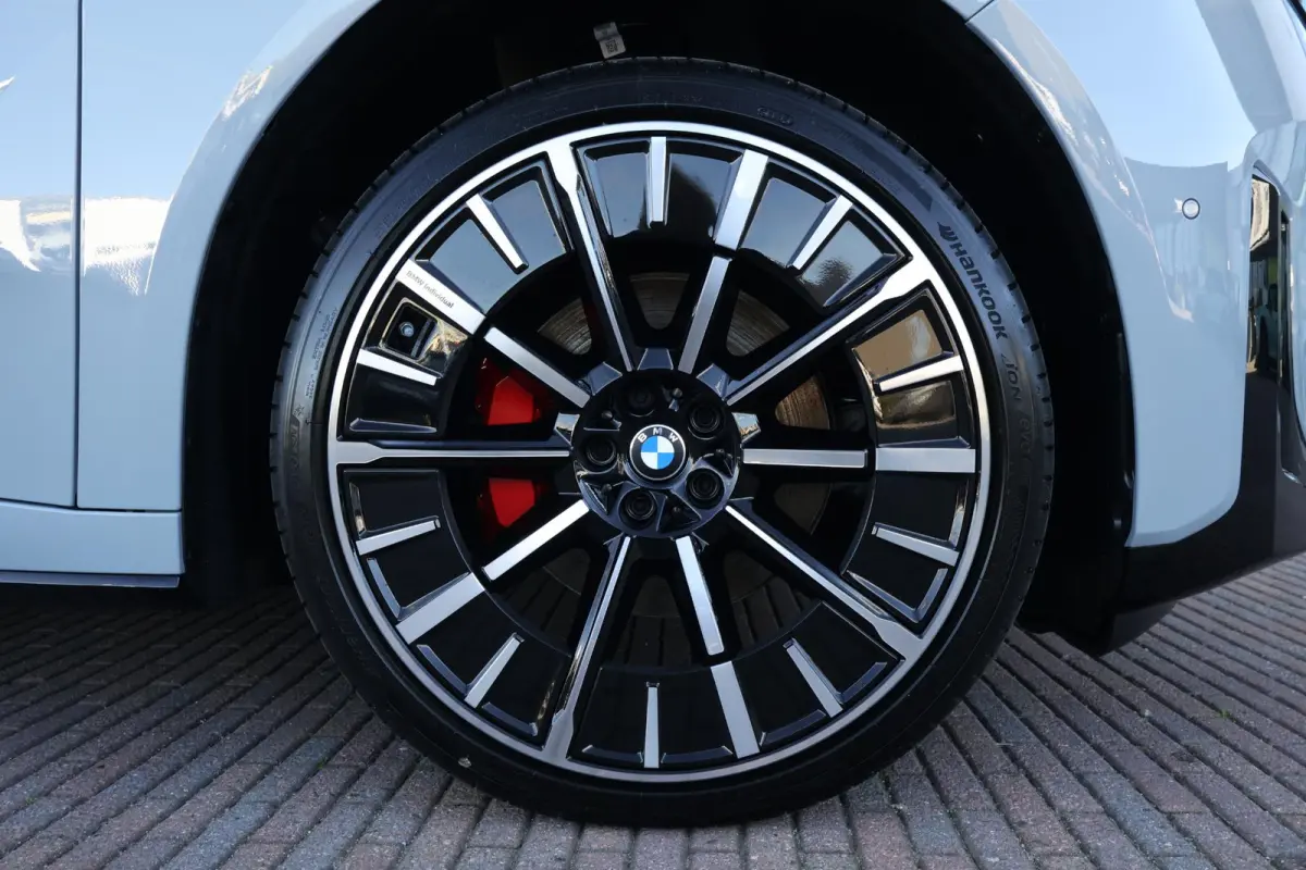 50 xDrive 113 kWh | SoH 100% | Sport Pakket Pro | Innovation Pack | Trekhaak | Pano Dak | Harman Kardon | M-Sportstoelen Voor | Driving Assistant Plus | Stuurwiel verwarming |