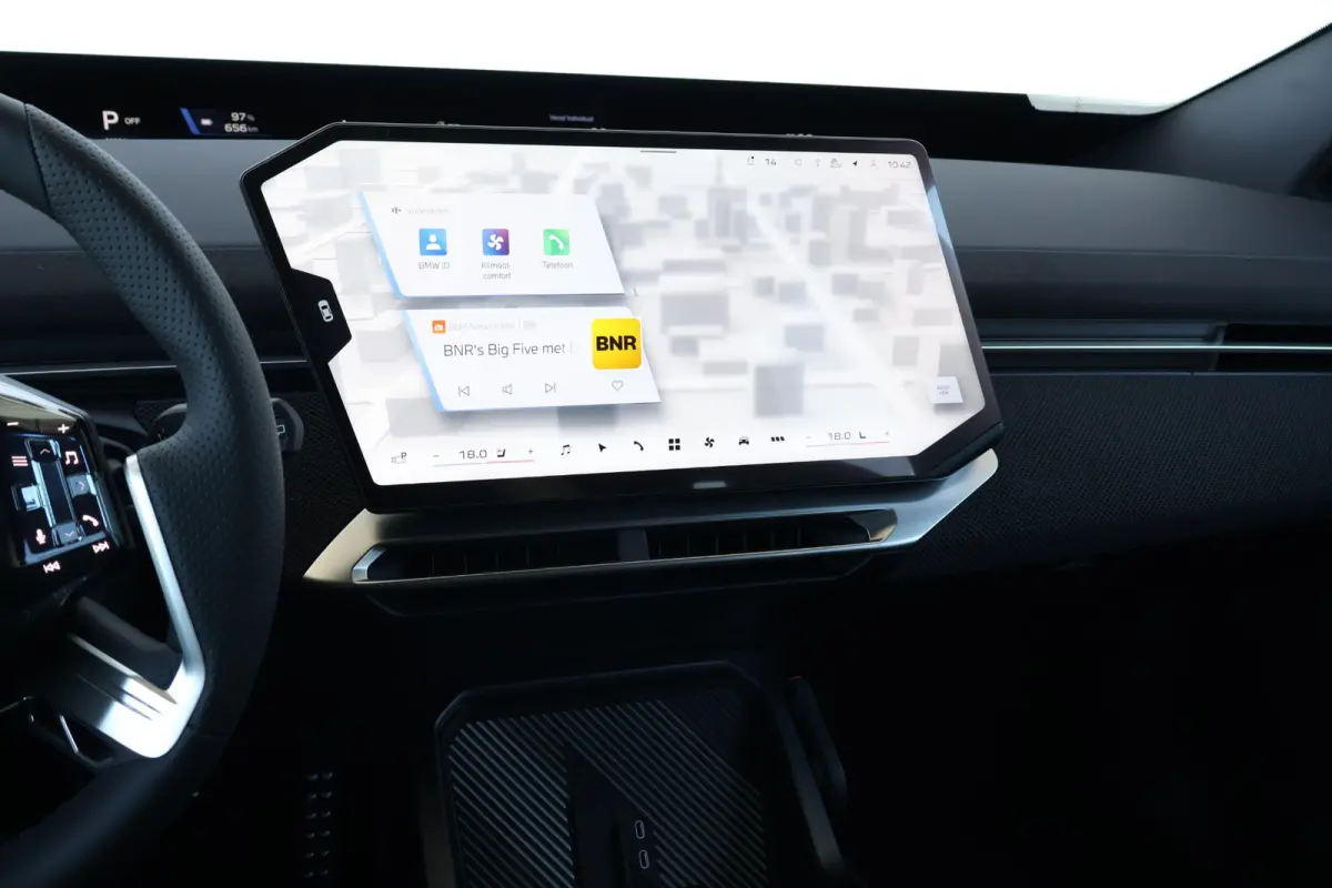 50 xDrive 113 kWh | SoH 100% | Sport Pakket Pro | Innovation Pack | Trekhaak | Pano Dak | Harman Kardon | M-Sportstoelen Voor | Driving Assistant Plus | Stuurwiel verwarming |