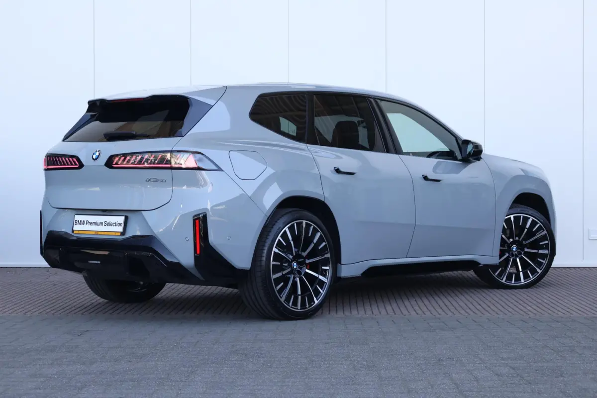 50 xDrive 113 kWh | SoH 100% | Sport Pakket Pro | Innovation Pack | Trekhaak | Pano Dak | Harman Kardon | M-Sportstoelen Voor | Driving Assistant Plus | Stuurwiel verwarming |