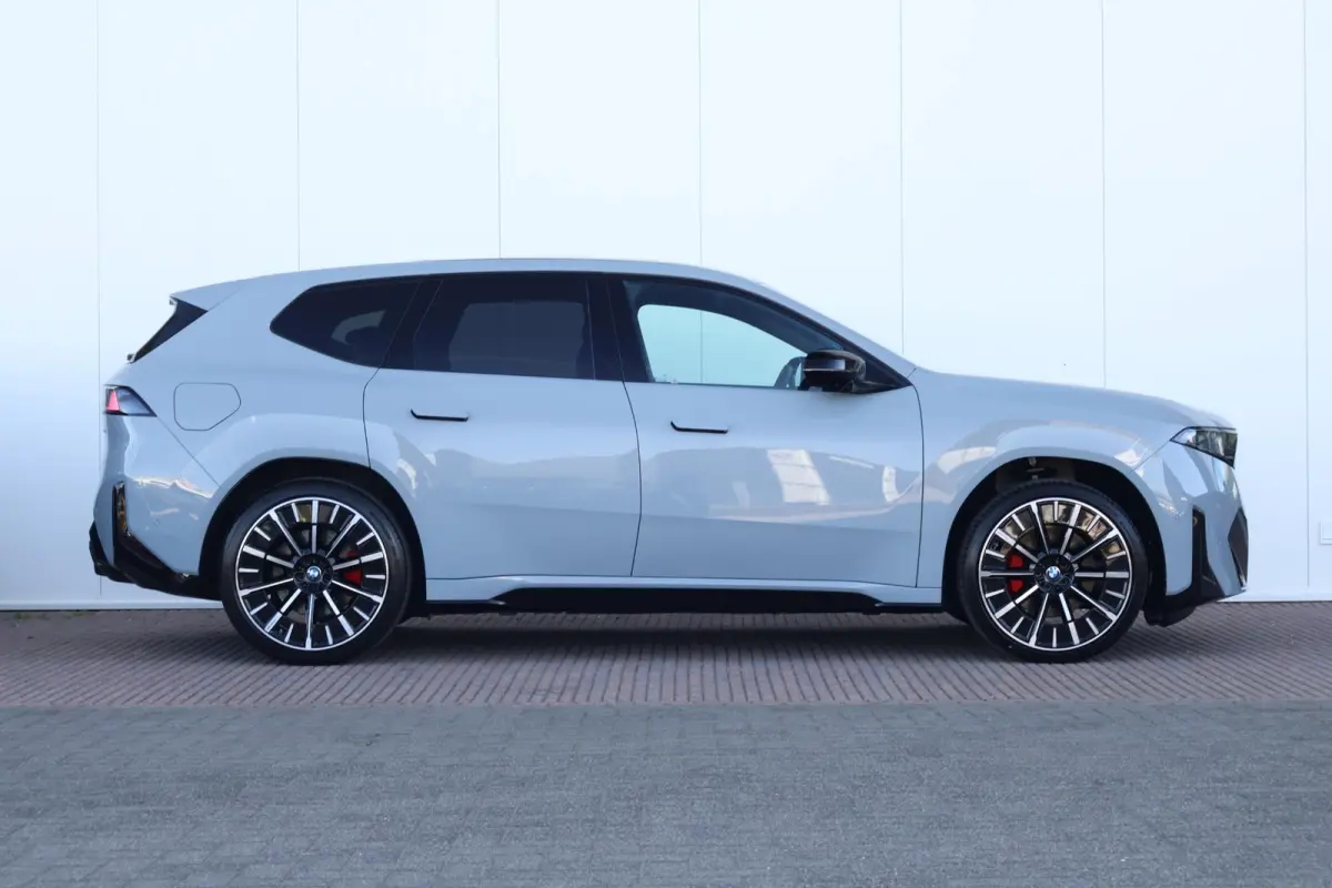 50 xDrive 113 kWh | SoH 100% | Sport Pakket Pro | Innovation Pack | Trekhaak | Pano Dak | Harman Kardon | M-Sportstoelen Voor | Driving Assistant Plus | Stuurwiel verwarming |