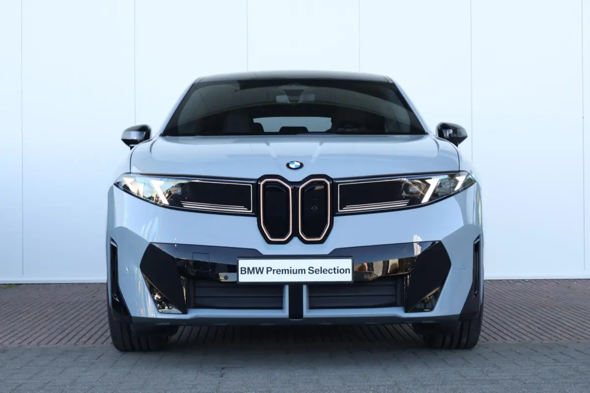 50 xDrive 113 kWh | SoH 100% | Sport Pakket Pro | Innovation Pack | Trekhaak | Pano Dak | Harman Kardon | M-Sportstoelen Voor | Driving Assistant Plus | Stuurwiel verwarming |