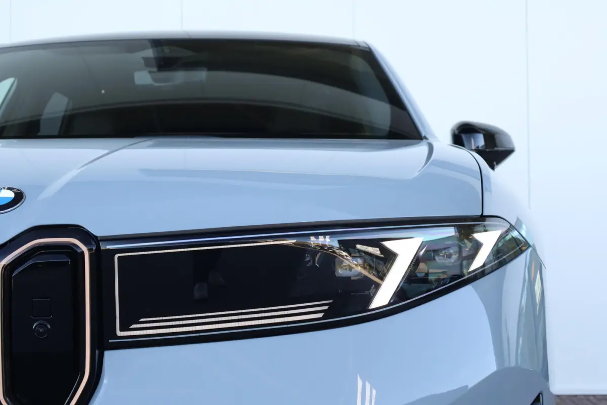 50 xDrive 113 kWh | SoH 100% | Sport Pakket Pro | Innovation Pack | Trekhaak | Pano Dak | Harman Kardon | M-Sportstoelen Voor | Driving Assistant Plus | Stuurwiel verwarming |