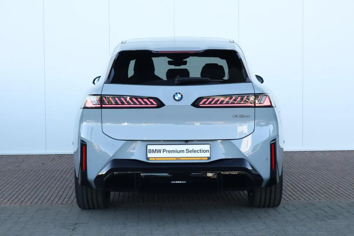 50 xDrive 113 kWh | SoH 100% | Sport Pakket Pro | Innovation Pack | Trekhaak | Pano Dak | Harman Kardon | M-Sportstoelen Voor | Driving Assistant Plus | Stuurwiel verwarming |