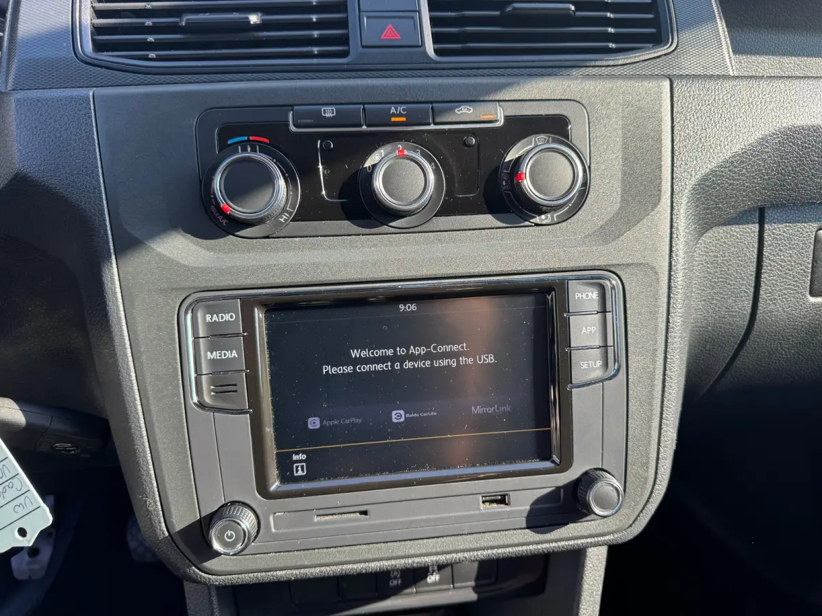 2.0 TDI L1H1 * Airco * Lichtmetalen Velgen * AppleCarPlay *