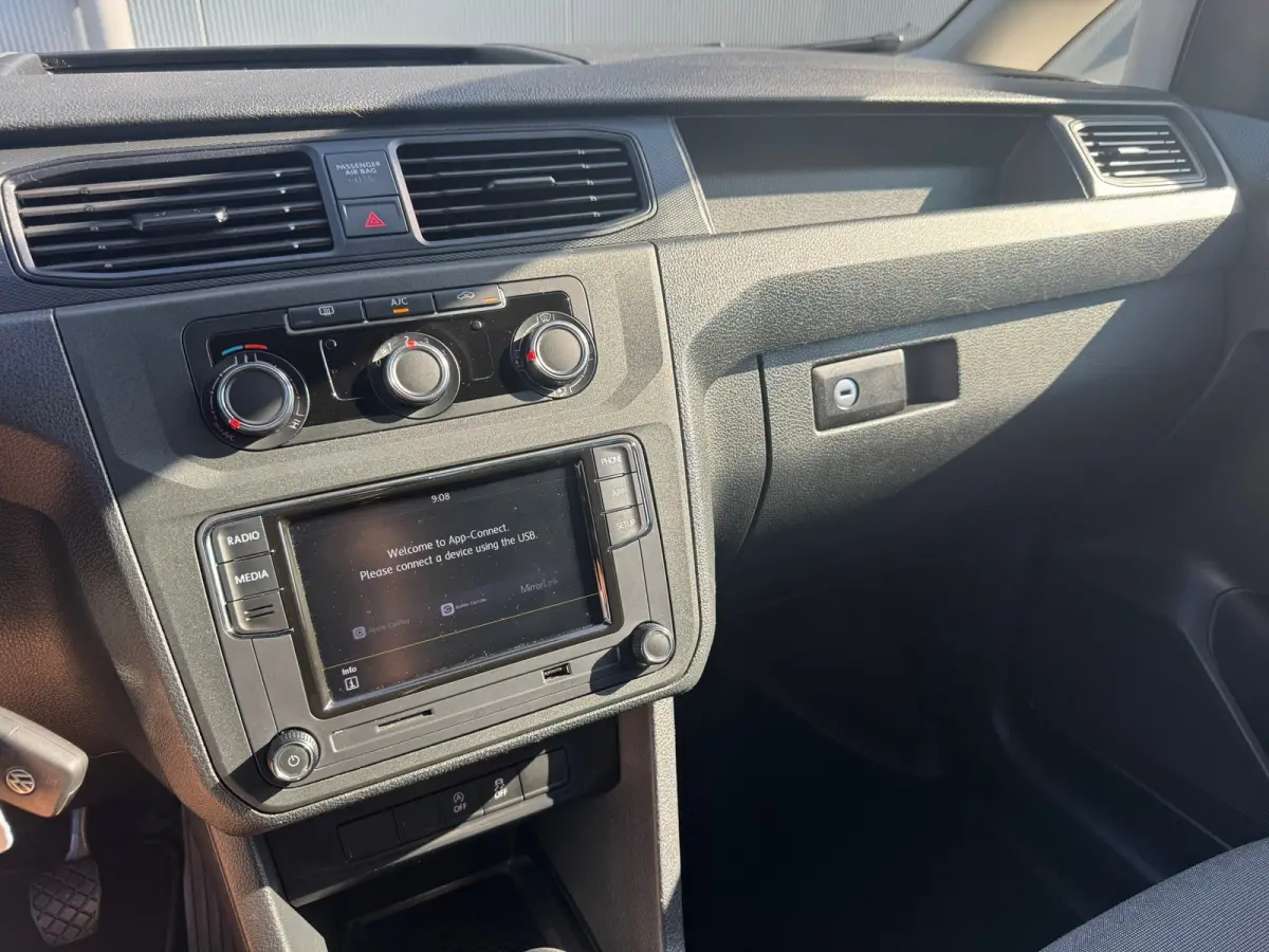 2.0 TDI L1H1 * Airco * Lichtmetalen Velgen * AppleCarPlay *
