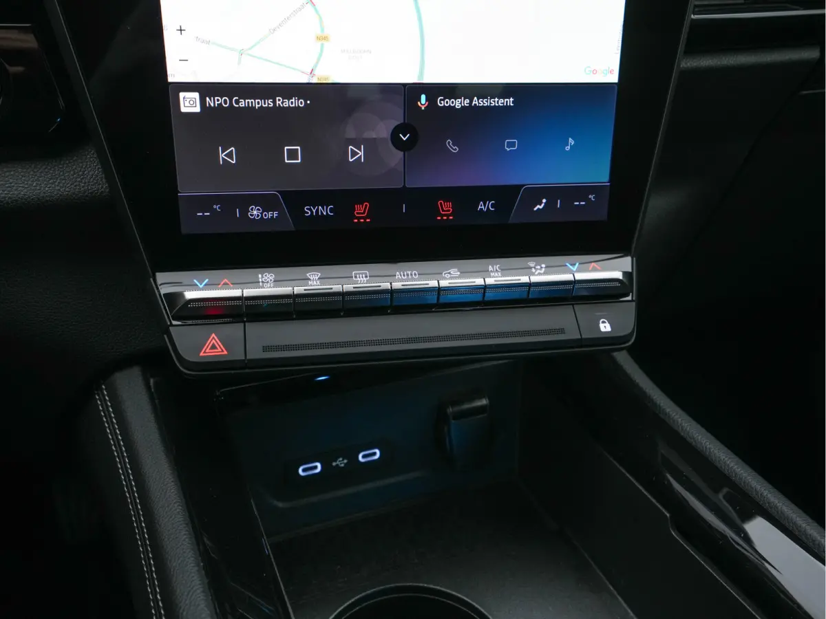 1.2 E-Tech full hybrid 200 techno (INCL-BTW) *LEATHER-FABRIC | FULL-LED | HEATED-COMFORTSEATS | DIGI-COCKPIT | BLINDSPOT | CAMERA | NAVI-FULLMAP | KEYLESS | PRIVACY-GLASS | SHIFTPADDLES | CA