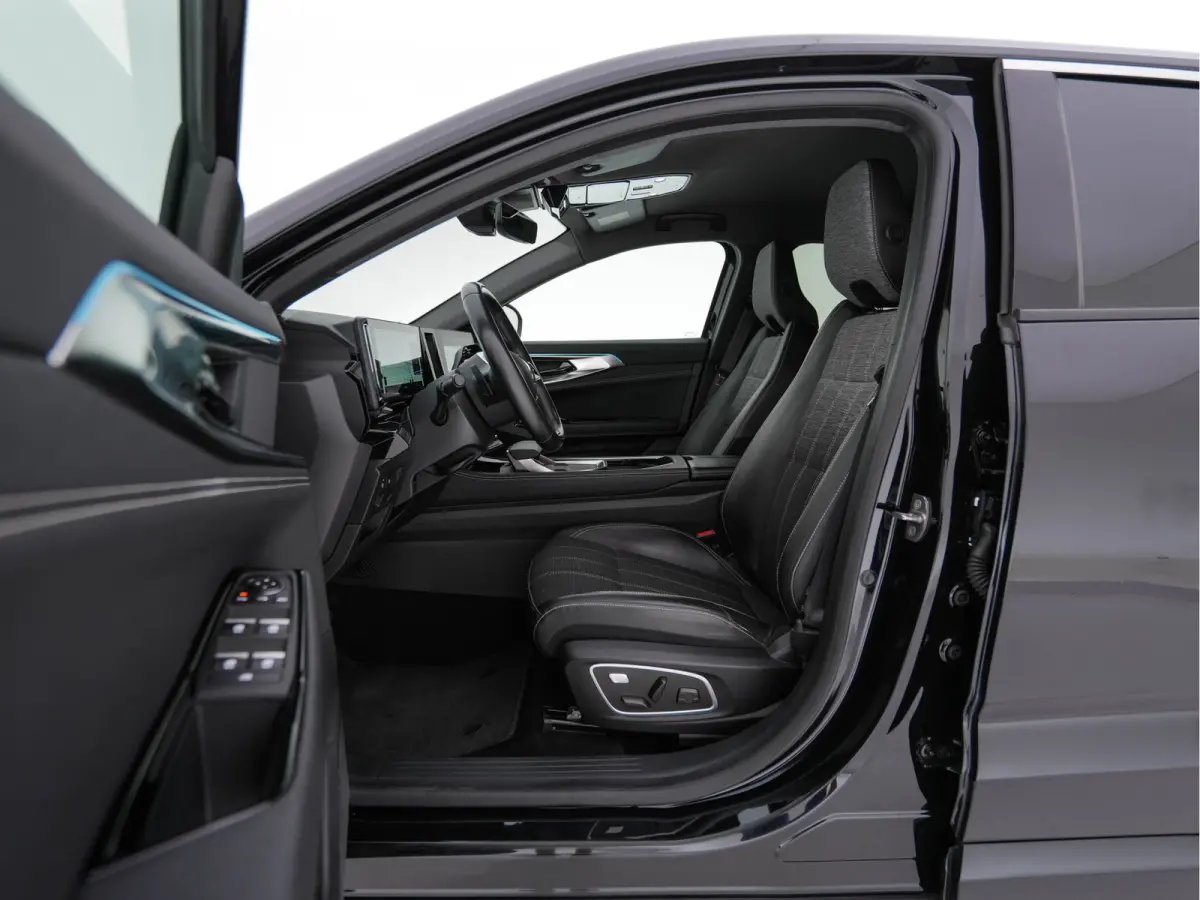 1.2 E-Tech full hybrid 200 techno (INCL-BTW) *LEATHER-FABRIC | FULL-LED | HEATED-COMFORTSEATS | DIGI-COCKPIT | BLINDSPOT | CAMERA | NAVI-FULLMAP | KEYLESS | PRIVACY-GLASS | SHIFTPADDLES | CA