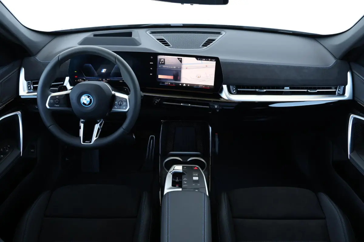 xDrive25e | SoH 100% | Sport Pakket Pro | Innovation Pack | Pano Dak | Trekhaak | Driving Assistant Plus | Parking Assistant Plus | Head-Up | M-Sportstoelen Voor | Stoel & Stuurwiel Verwarmi