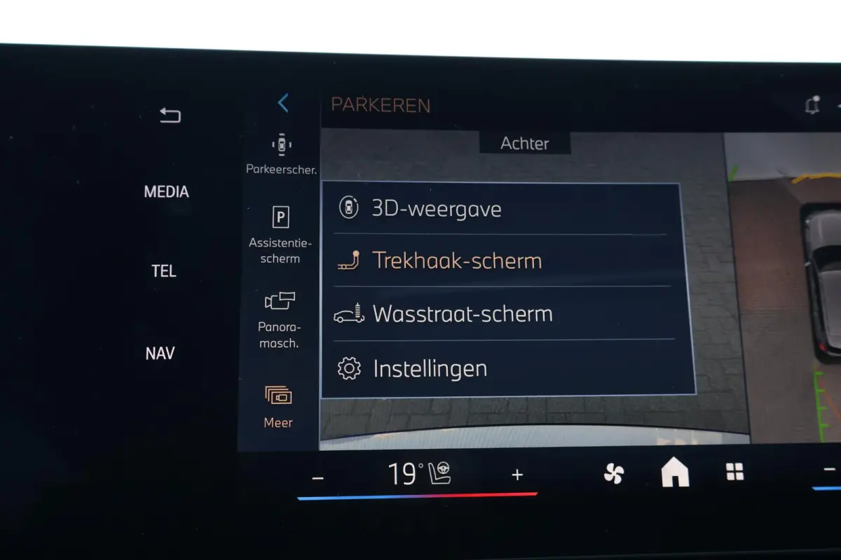 xDrive25e | SoH 100% | Sport Pakket Pro | Innovation Pack | Pano Dak | Trekhaak | Driving Assistant Plus | Parking Assistant Plus | Head-Up | M-Sportstoelen Voor | Stoel & Stuurwiel Verwarmi