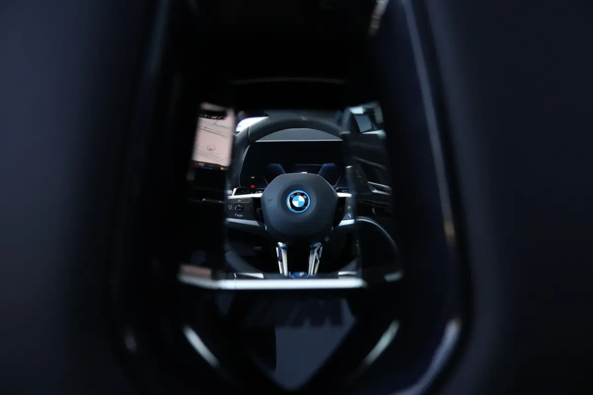 xDrive25e | SoH 100% | Sport Pakket Pro | Innovation Pack | Pano Dak | Trekhaak | Driving Assistant Plus | Parking Assistant Plus | Head-Up | M-Sportstoelen Voor | Stoel & Stuurwiel Verwarmi