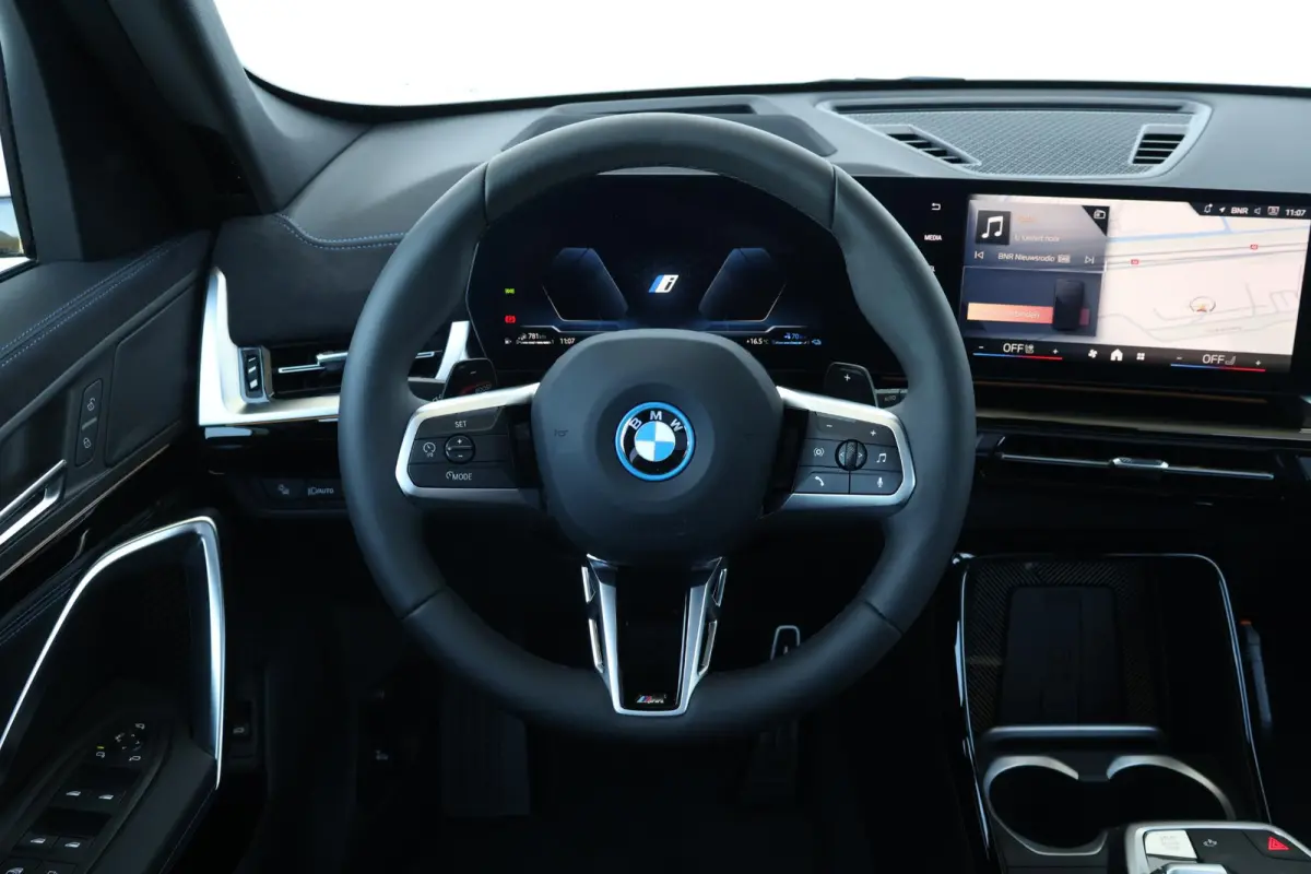 xDrive25e | SoH 100% | Sport Pakket Pro | Innovation Pack | Pano Dak | Trekhaak | Driving Assistant Plus | Parking Assistant Plus | Head-Up | M-Sportstoelen Voor | Stoel & Stuurwiel Verwarmi