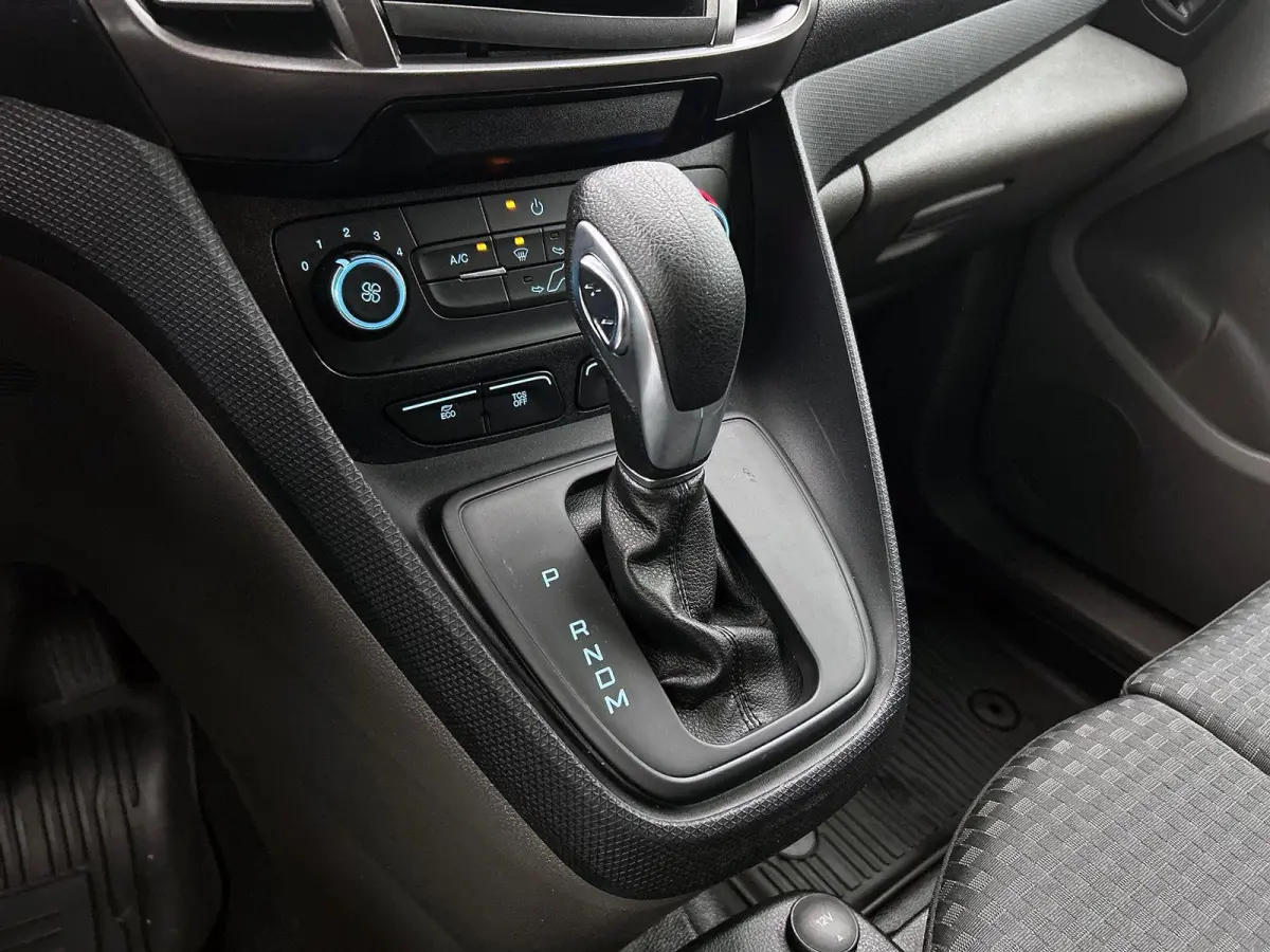 1.5 EcoBlue Automaat L2 Trend Navigatie Airco Parkeersensoren Cruise Control 3Zits Camera DAB+ radio