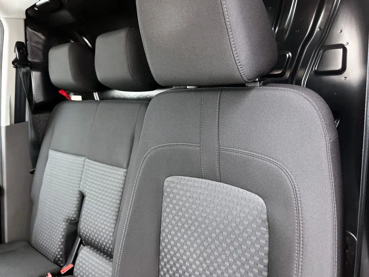 1.5 EcoBlue Automaat L2 Trend Navigatie Airco Parkeersensoren Cruise Control 3Zits Camera DAB+ radio