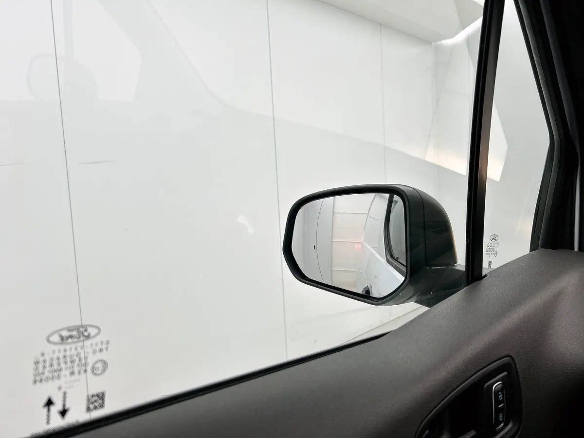 1.5 EcoBlue Automaat L2 Trend Navigatie Airco Parkeersensoren Cruise Control 3Zits Camera DAB+ radio