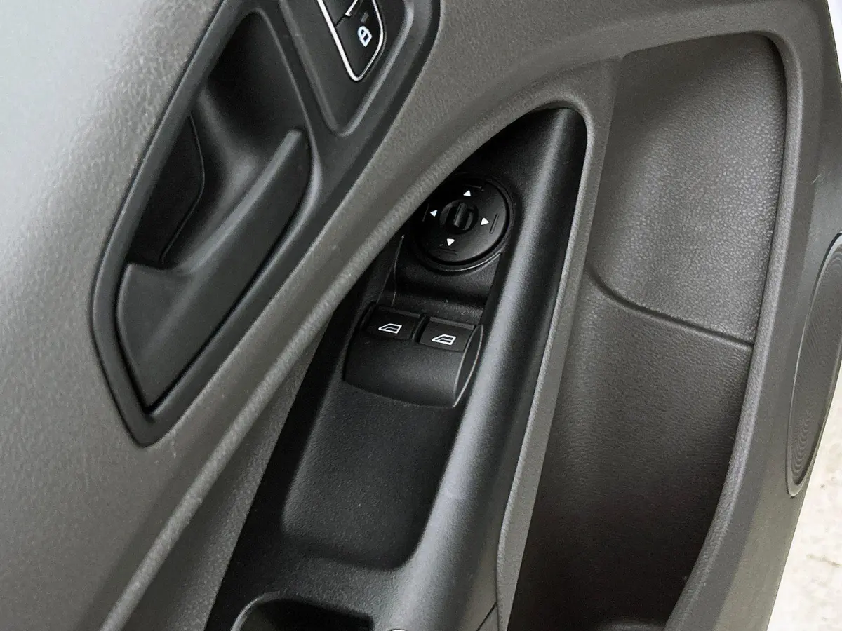 1.5 EcoBlue Automaat L2 Trend Navigatie Airco Parkeersensoren Cruise Control 3Zits Camera DAB+ radio