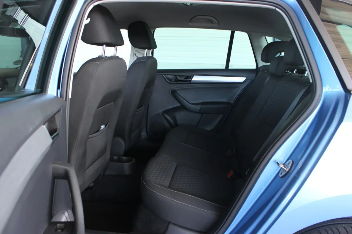 1.0 TSI Greentech Drive Trekhaak | Cruise | Navi | Bluetooth | Clima | Stoelverw. | Privacy glass | 16" LMV | PDC