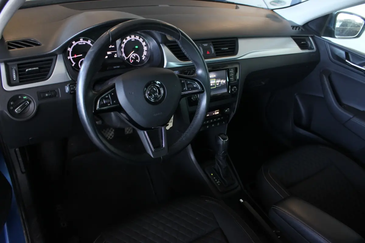 1.0 TSI Greentech Drive Trekhaak | Cruise | Navi | Bluetooth | Clima | Stoelverw. | Privacy glass | 16" LMV | PDC