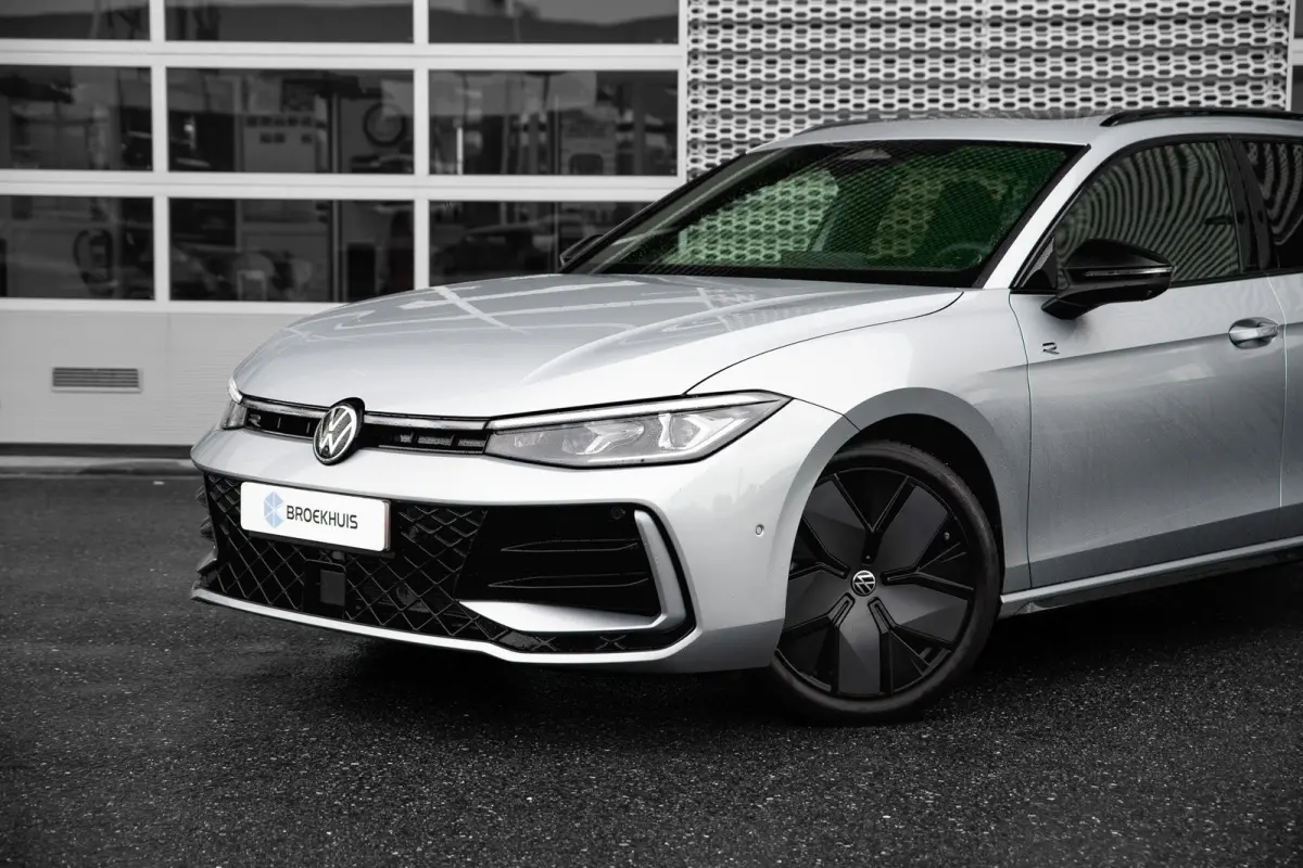1.5 eTSI 150pk R-Line Edition | 'App-Connect' draadloze smartphone integratie | Afstandscontrolesysteem (Front Assist) | Automatische afstandsregeling (Adaptive Cruise Control)