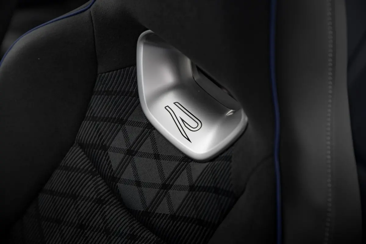 1.5 eTSI 150pk R-Line Edition | 'App-Connect' draadloze smartphone integratie | Afstandscontrolesysteem (Front Assist) | Automatische afstandsregeling (Adaptive Cruise Control)