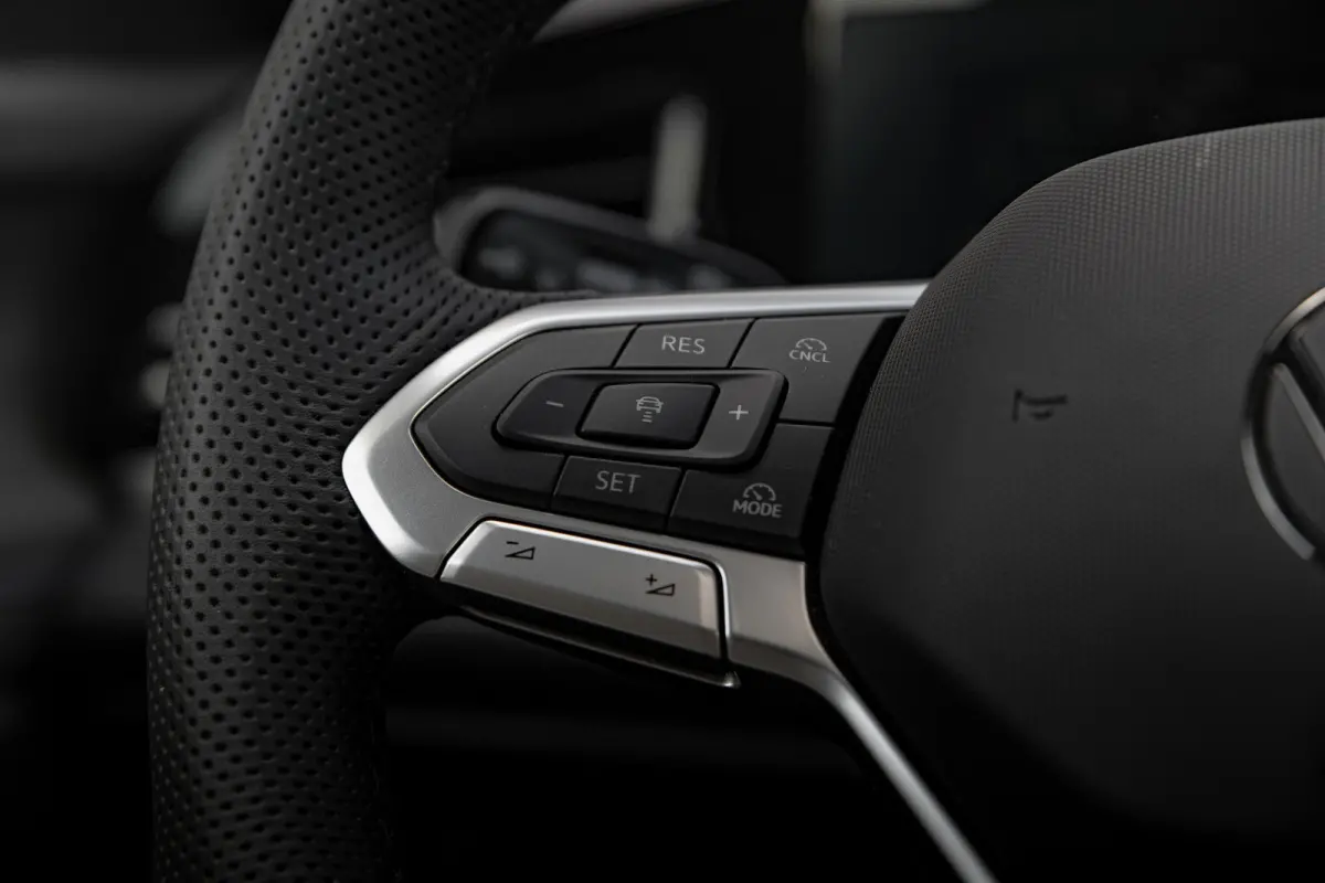 1.5 eTSI 150pk R-Line Edition | 'App-Connect' draadloze smartphone integratie | Afstandscontrolesysteem (Front Assist) | Automatische afstandsregeling (Adaptive Cruise Control)
