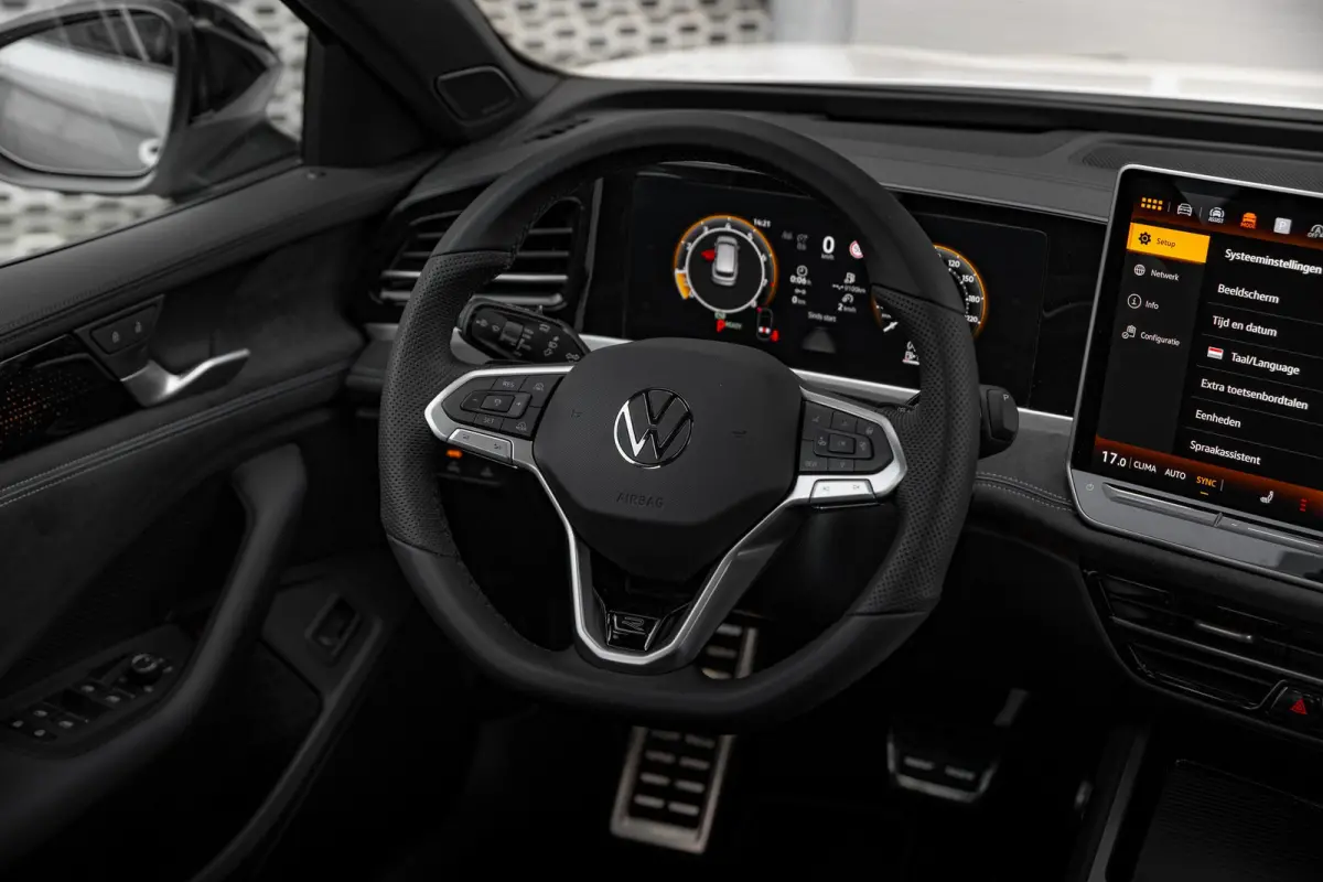 1.5 eTSI 150pk R-Line Edition | 'App-Connect' draadloze smartphone integratie | Afstandscontrolesysteem (Front Assist) | Automatische afstandsregeling (Adaptive Cruise Control)