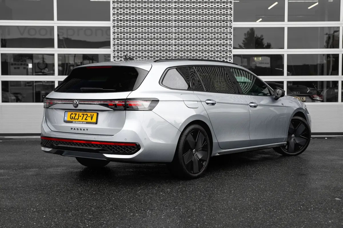 1.5 eTSI 150pk R-Line Edition | 'App-Connect' draadloze smartphone integratie | Afstandscontrolesysteem (Front Assist) | Automatische afstandsregeling (Adaptive Cruise Control)