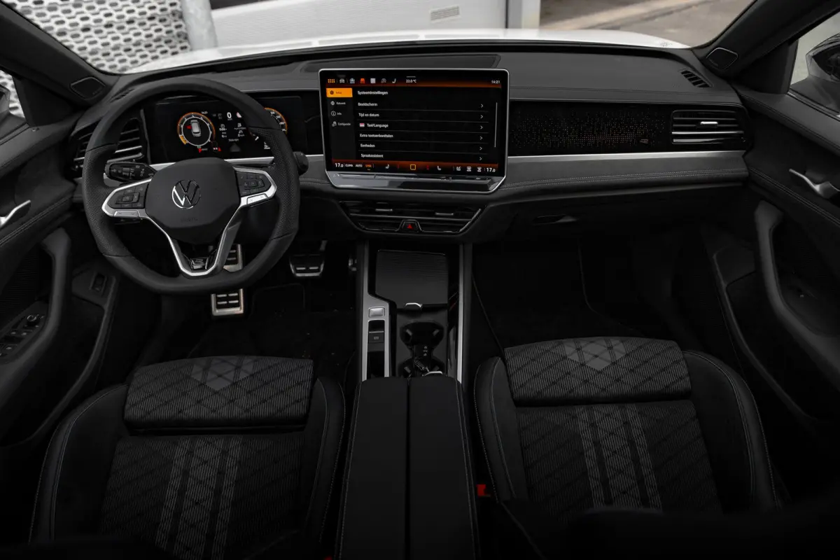 1.5 eTSI 150pk R-Line Edition | Audio installatie premium | Cruise control adaptief | Dodehoek detectie