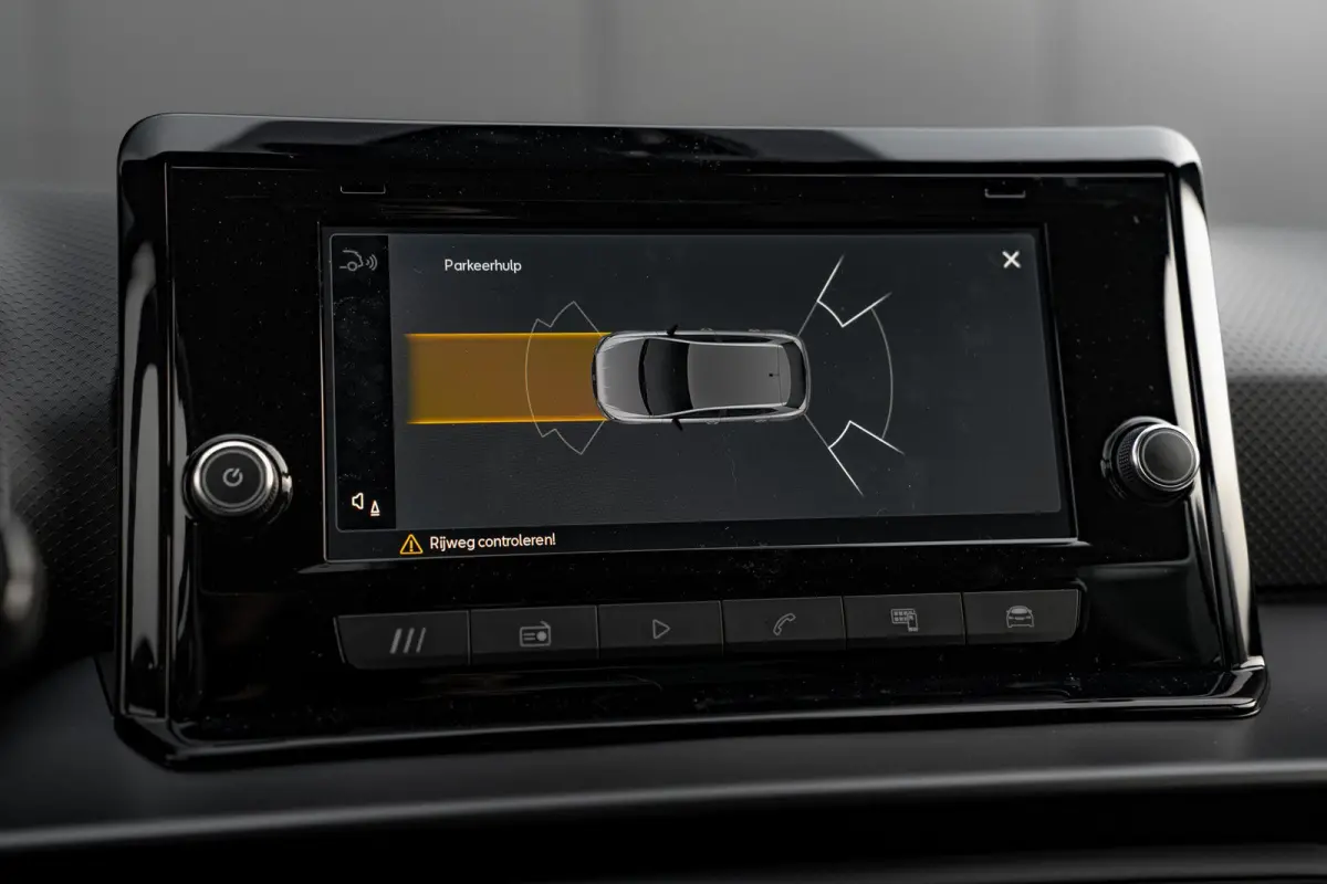 1.0 EcoTSI 95pk FR Business Connect | Achteruitrijcamera | Airco (automatisch) | Cruise control adaptief met Stop&Go en stuurhulp