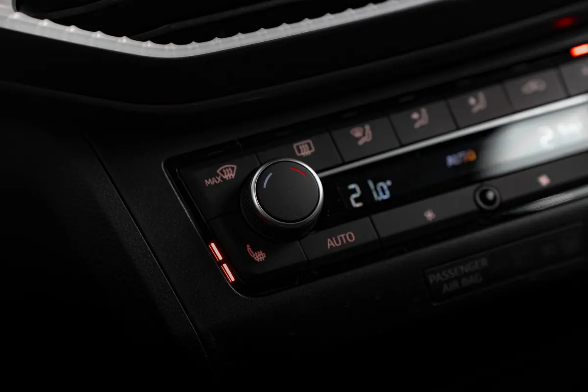 1.0 EcoTSI 95pk FR Business Connect | Achteruitrijcamera | Airco (automatisch) | Cruise control adaptief met Stop&Go en stuurhulp