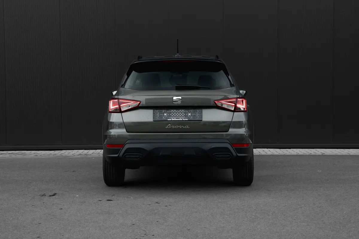 1.0 TSI 95pk Style Business Connect | Stoelverwarming | Parkeersensoren achter | 16" | Climate Control