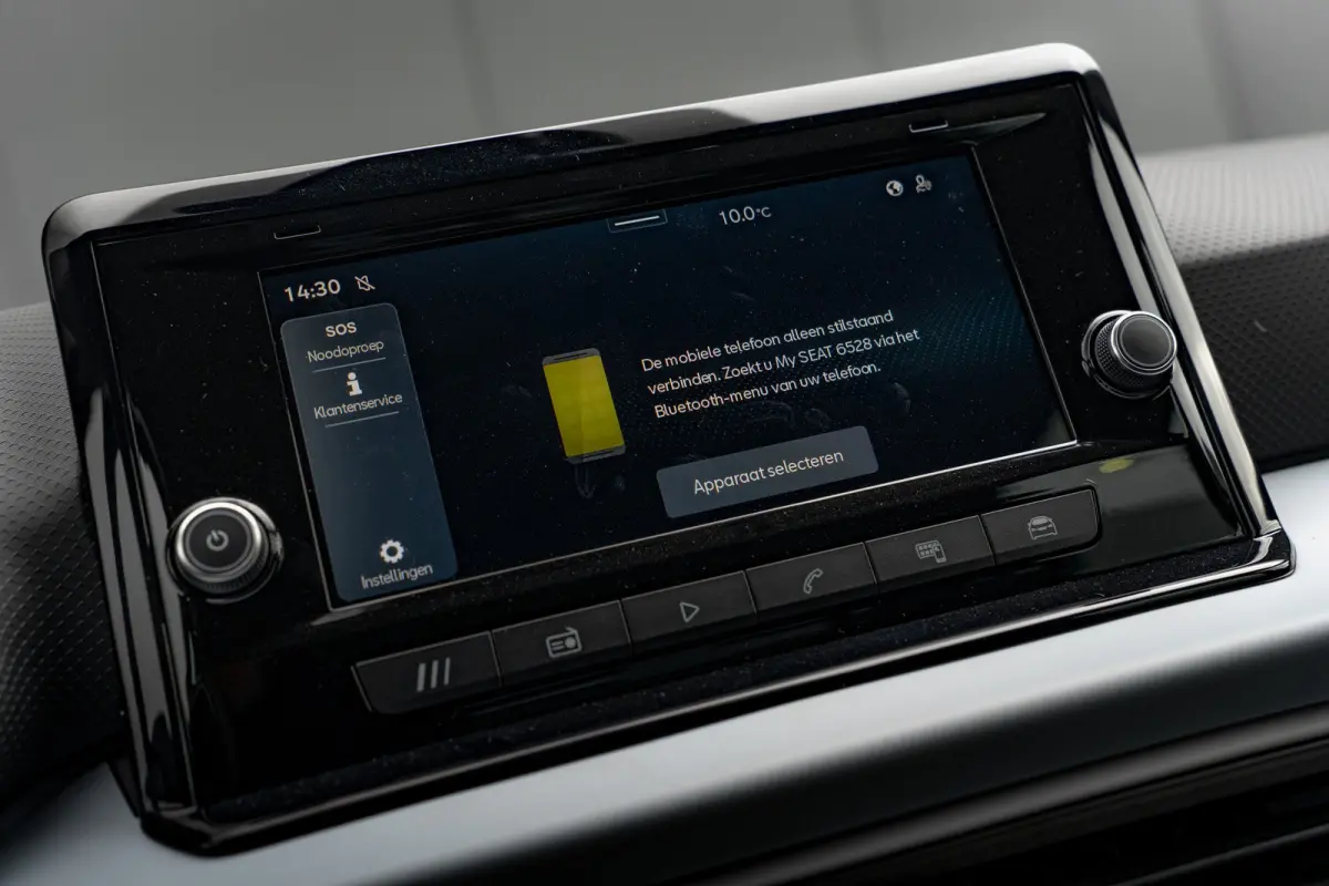 1.0 TSI 95pk Style Business Connect | Stoelverwarming | Parkeersensoren achter | 16" | Climate Control