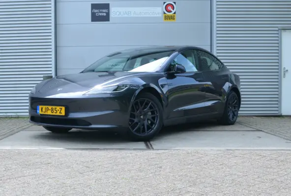 RWD 60 kWh Premium Highland, AutoPilot4.0 (FSD 99,- p/mnd)