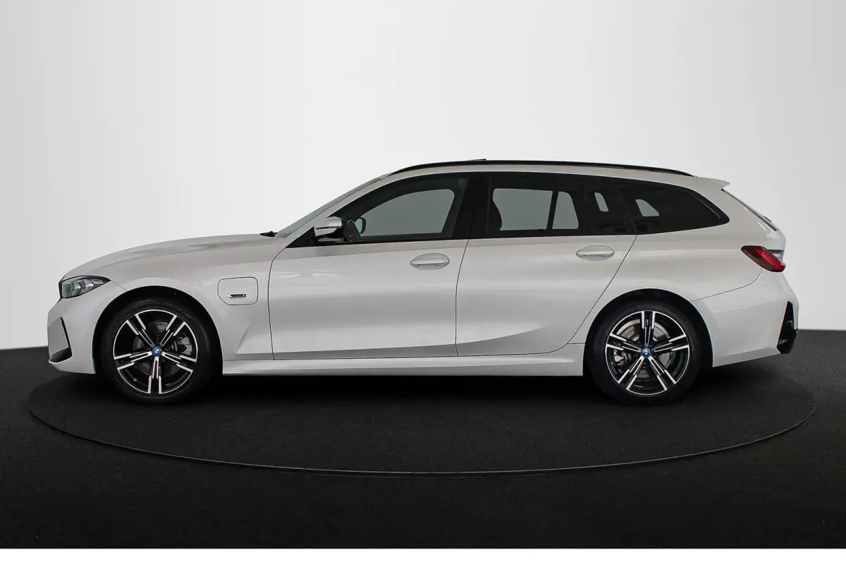 320e M Sport Panoramadak Sensatec Stoelverwarming Adaptive Cruise