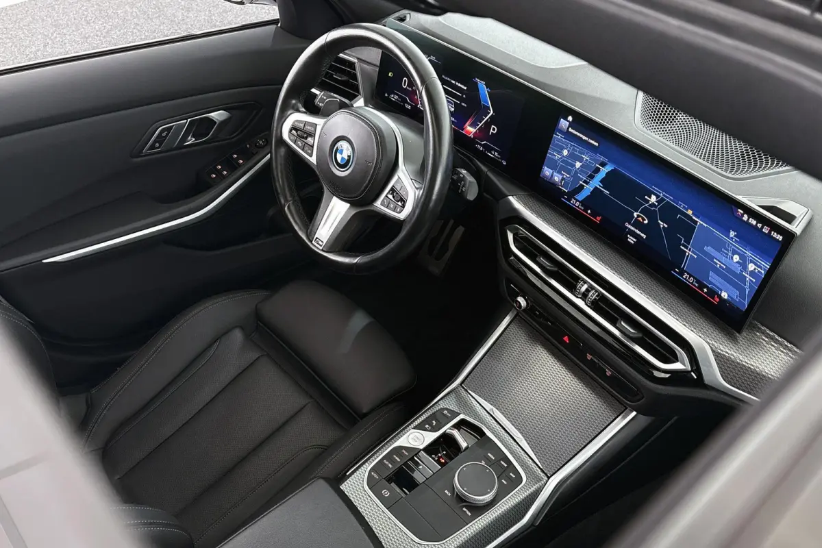 320e M Sport Panoramadak Sensatec Stoelverwarming Adaptive Cruise