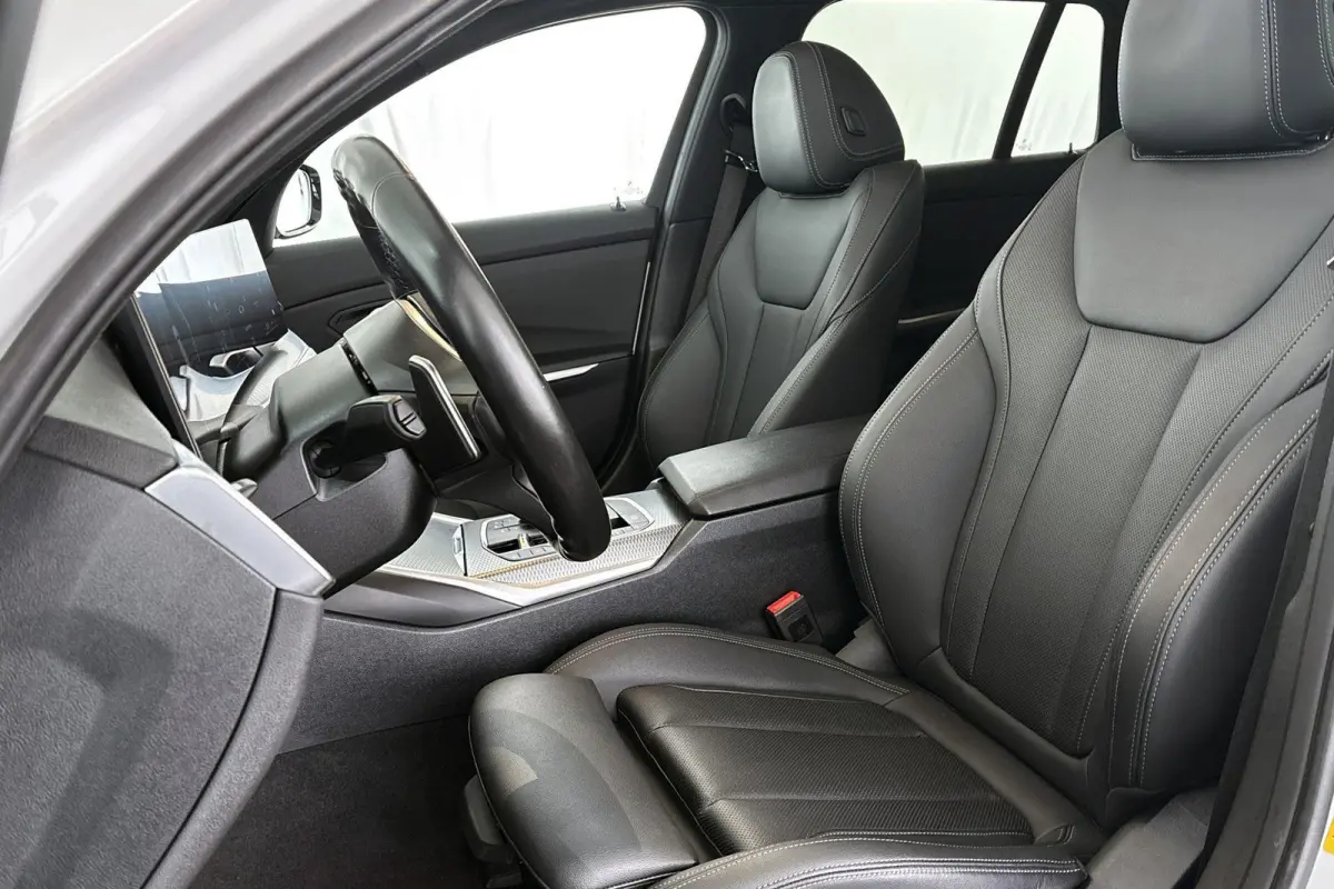 320e M Sport Panoramadak Sensatec Stoelverwarming Adaptive Cruise
