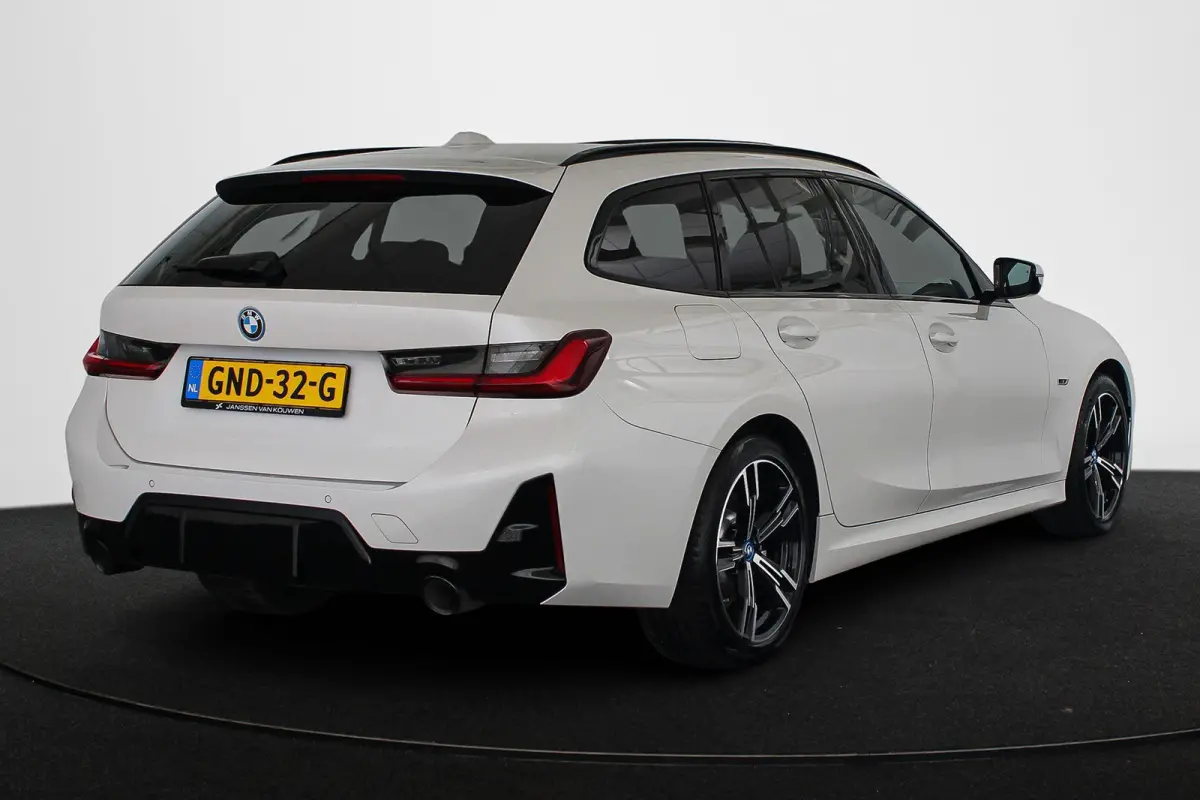 320e M Sport Panoramadak Sensatec Stoelverwarming Adaptive Cruise