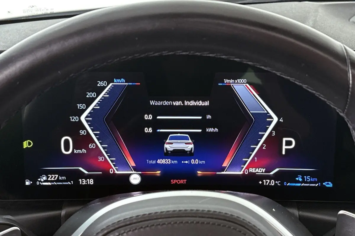 320e M Sport Panoramadak Sensatec Stoelverwarming Adaptive Cruise