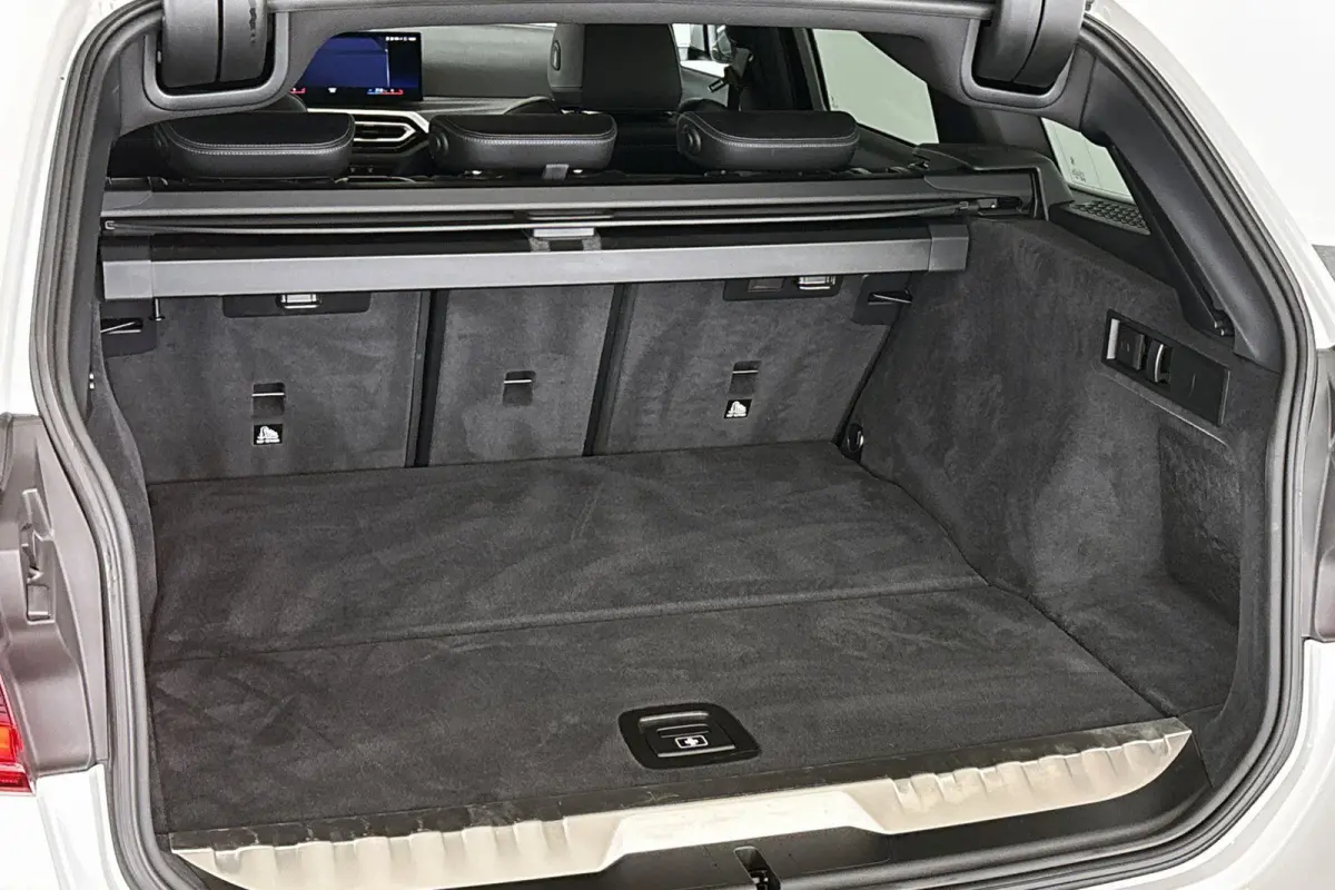 320e M Sport Panoramadak Sensatec Stoelverwarming Adaptive Cruise