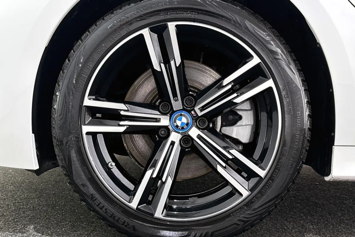 320e M Sport Panoramadak Sensatec Stoelverwarming Adaptive Cruise