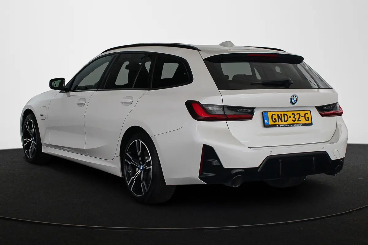 320e M Sport Panoramadak Sensatec Stoelverwarming Adaptive Cruise